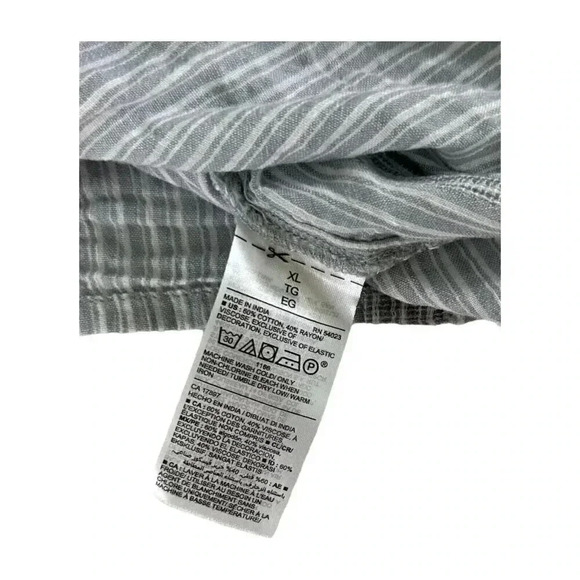 old navy short sleeve pin stripe women's blouse XL - Picture 5 of 5